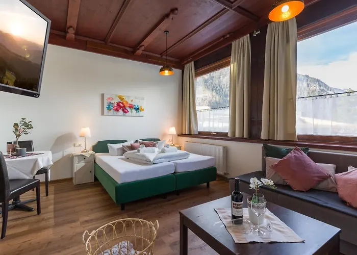 Restaurant Waldcafe בית הארחה 3*