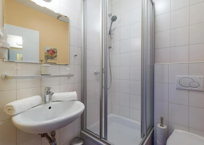 Restaurant Waldcafe בית הארחה